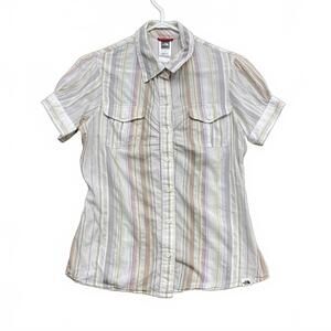 The North Face Women’s S/P Striped Short Sleeve Button Up Shirt Petite Pleated